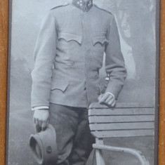 Fotografie militara pe carton gros ; Ofiter , Timisoara , sfarsit de secol 19