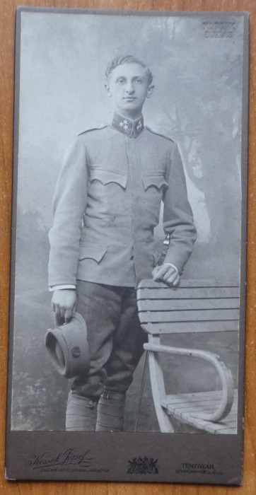 Fotografie militara pe carton gros ; Ofiter , Timisoara , sfarsit de secol 19