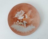 Farfurie metalica Alform Handgemalt M8 H, cu pitic si fluture, 15cm, vintage