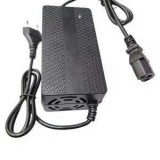 Incarcator 36V-44.4V compatibil vehicule electrice, triciclete, scute