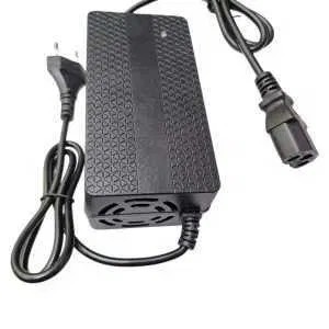 Incarcator 36V-44.4V compatibil vehicule electrice, triciclete, scute