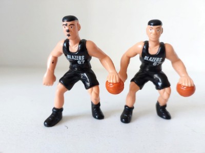 Lot 2 figurine baschetbalisti Kellogg&amp;rsquo;s Basket Blazers 67, 6,5cm vintage anii 90 foto