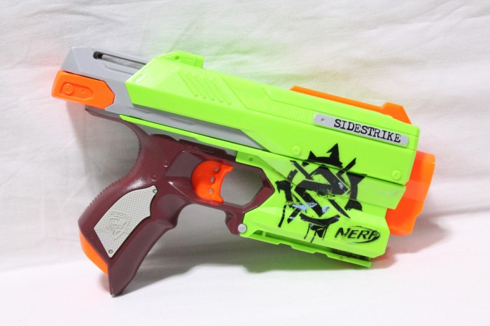 Pistol de jucarie Nerf N-Strike Elite Zombie Strike Sidestrike Blaster