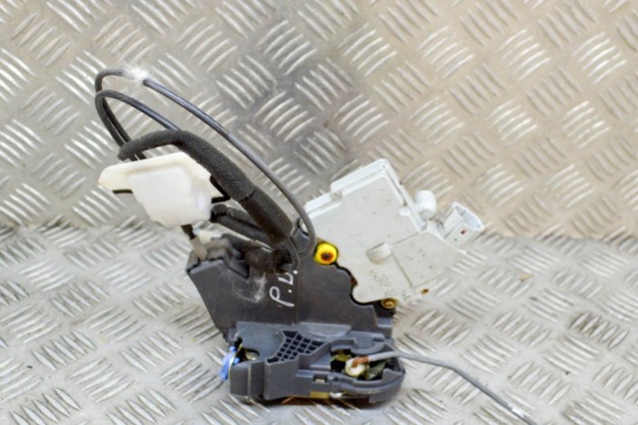 &Icirc;ncuietoare ușă dreapta față NISSAN 350 Z Coupe Z33 2003 15075751
