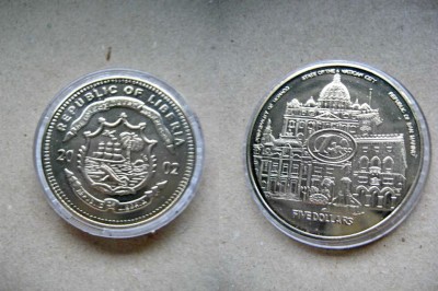 A195-UNC-Medalie moneda 5 dolari Liberia 2002. foto