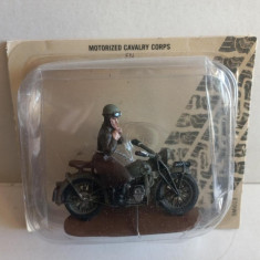 Motociclist + soldat din plumb - Motorized Cavalry Corps - 1:32