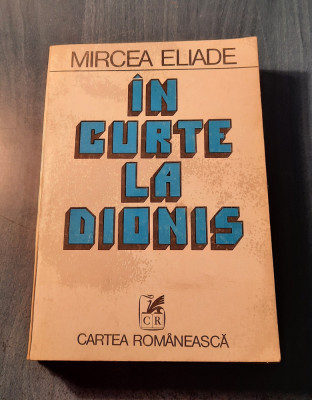 In curte la Dionis Mircea Eliade foto