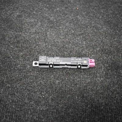Amplificator de antena AUDI Q5 8R 2015 OEM: 8R0035225C 3695368 foto