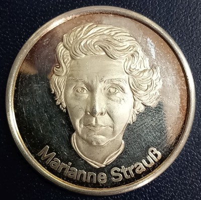 (A120) MEDALIE DIN ARGINT GERMANIA - MARIANNE STRAUSS - FEMEIE EVREICA DEPORTATA DE GESTAPO, ARGINT 999, PROOF foto