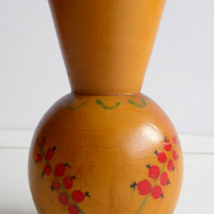 Miniatura vaza artizanala din lemn, arta mestesugareasca anii 60, Slanic Moldova
