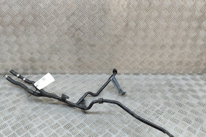Furtun de lichid de răcire VW GOLF VII 5G1, BQ1, BE1, BE2 2018 OEM: 5Q2819885E,5Q2820693E 25366537