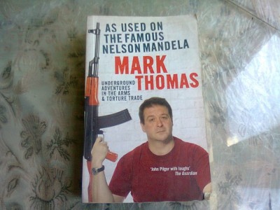 AS USED ON THE FAMOUS NELSON MANDELA - MARK THOMAS (CARTE IN LIMBA ENGLEZA) foto