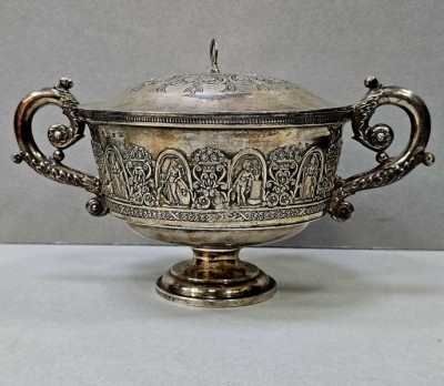 Vas din argint cu capac, decorat cu multiple scene, Rusia, 1838 foto