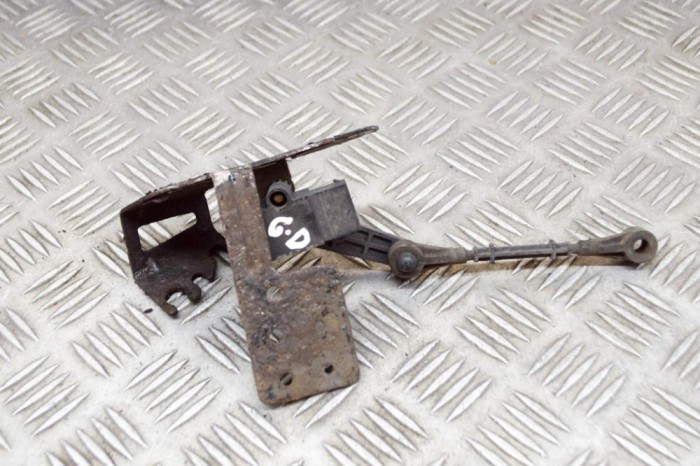 Senzor de nivel &icirc;nălțime dreapta spate LAND ROVER RANGE ROVER SPORT II L494 2015 OEM: CPLA-3D026-BA | 15086871