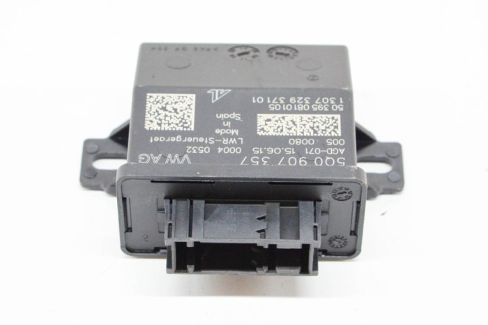 Modul de control far AUDI A3 Limousine 8VS, 8VM 2016 OEM: 5Q0907357,130732937101,503950810105 13884650