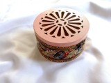 Cutie Rotunda Lemn Decorata Decupaj, Bijuterii Cadou, Diametru 12cm, Inaltime 6.5cm