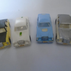 bnk jc Lot 4 masinute Mercedes - plastic - cca 1/87