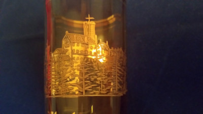 Pahar cristal cu orașul Wartburg decorat cu aur 24k foto