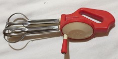 gastronomie obiect vechi de colectie Mixer manual functional GLORIA anii 1970