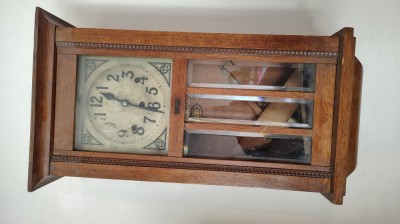 Ceas de perete cu pendul foto