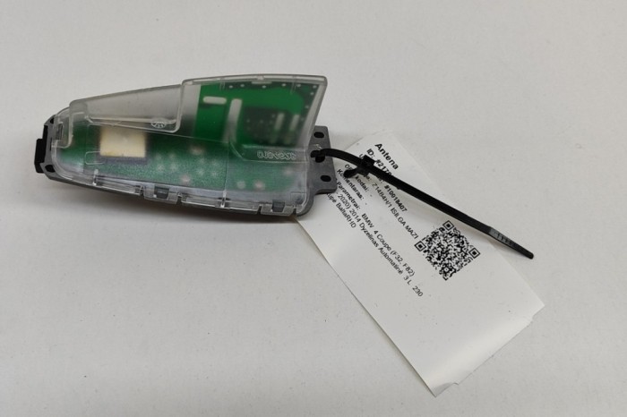 Antena BMW 4 Coupe F32, F82 2014 OEM: 1682707,30000986BF,6959146 21702039