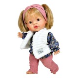 Cumpara ieftin Papusa Nines D&#039;Onil Joy cu parul blond, vesta alba, miros de vanilie, 37 cm