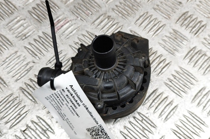 VW ID.3 E11 2022 OEM: 1EA965567 SKU: 27584902