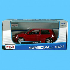 macheta vw golf 4 r32 - maisto,scara 1/24, noua. foto