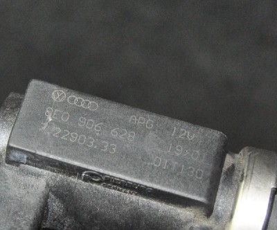 Supapa solenoid AUDI A4 8E2, B6 2004 OEM: 8E0906628 2007385 foto