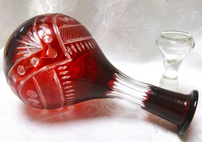 STICLA DECANTOR DIN CRISTAL COLORAT RUBIN 29 CM foto