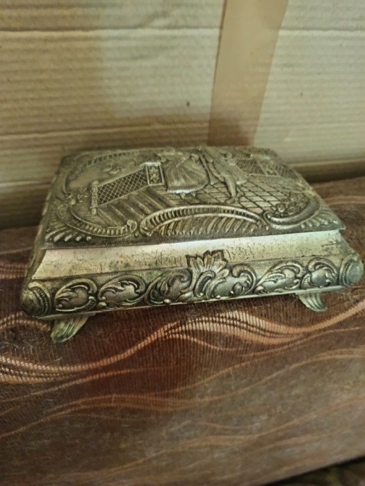 Bomboniera masiva argintata