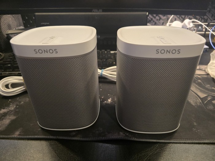 Kit 2 x Boxe Sonos Play:1 &ndash; sunet premium, excelente pentru sistem multiroom