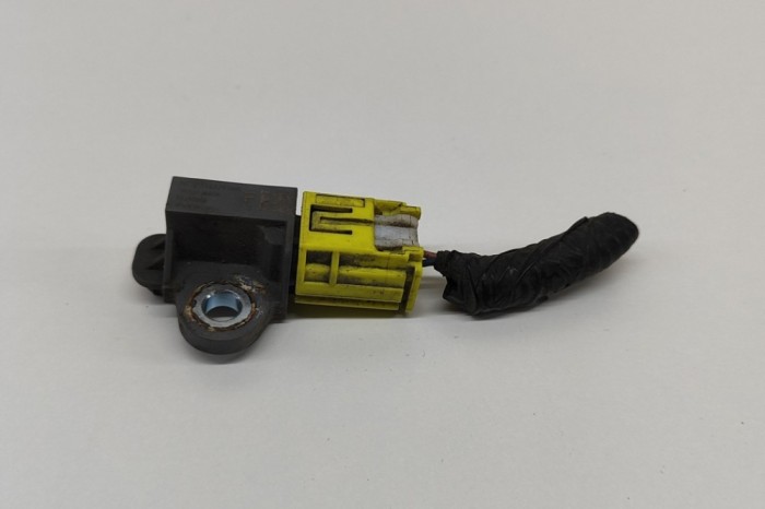 Senzor de impact st&acirc;nga spate NISSAN QASHQAI II J11, J11_ 2017 OEM: 98581-3RA0A 28255791