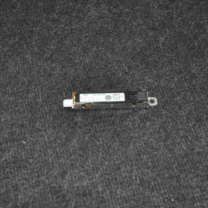 Amplificator de antena VW JETTA MK6 162, 163 2012 OEM: 5C6035552