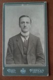 Fotografie tip CDV, barbat inceput de secol XX