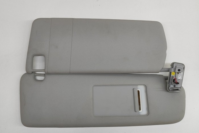 Parasolar dreapta VW TOUAREG 7P5 2013 OEM: 7P0857552 1854437