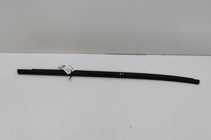 Chedar geam ușă dreapta spate BMW iX3 G08 2023 OEM: 7410038 27421527