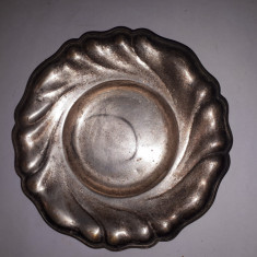 CY - Farfurioara farfurie veche model frumos / alama argintata / D = 14,50 cm