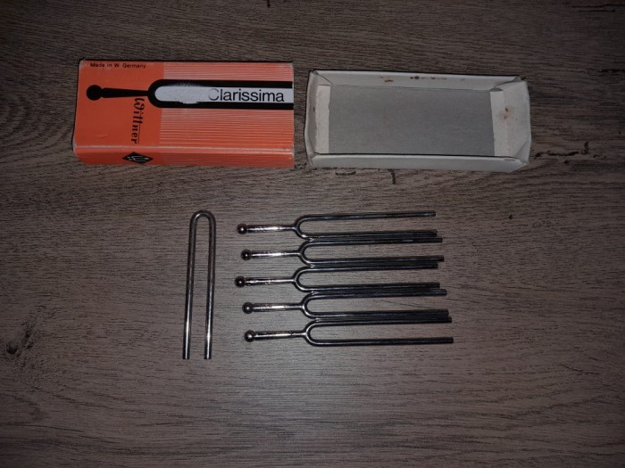 INSTRUMENTE MUZICALE- DIAPAZON WITTNER -Wittner Tuning Fork- DIAPAZON VECHI- DIAPAZON- LOT 5 BUCATI