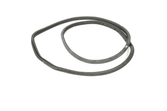 Garnitura ușă dreapta față VW TOUAREG 7P5 2011 OEM: 7P0867365B 14378419