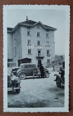Fotografie, Geo Litarczek, parintele radiologiei romanesti impreuna cu parintii la Gotthard Pass, hotel, 1934 foto