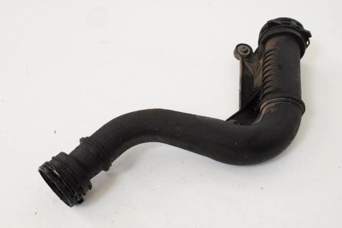 Furtun intercooler dreapta VW PASSAT B6 3C2 2007 OEM: 1K0145762 10633003