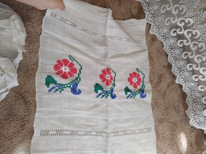 Ștergare cusute manual, motiv floral diferite modele