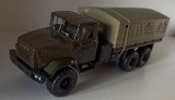 Macheta KrAZ 6322 Camion cu prelata Verde inchis - MCG 1/43