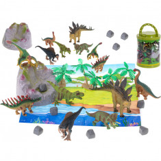 Set 7 figurine dinosauri cu covoras din folie si accesorii