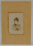 TANARA , PORTRET CU PASPARTU , FOTOGRAFIE C.D.V. , SFARSIT DE SECOL XIX