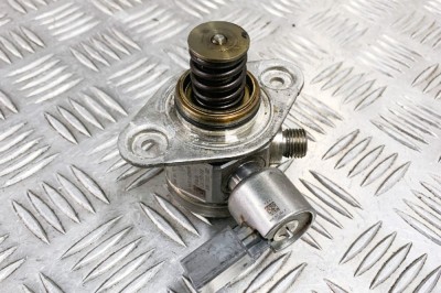 Pompa de combustibil BMW 5 F10 2011 OEM: Sedan | 11203978 foto