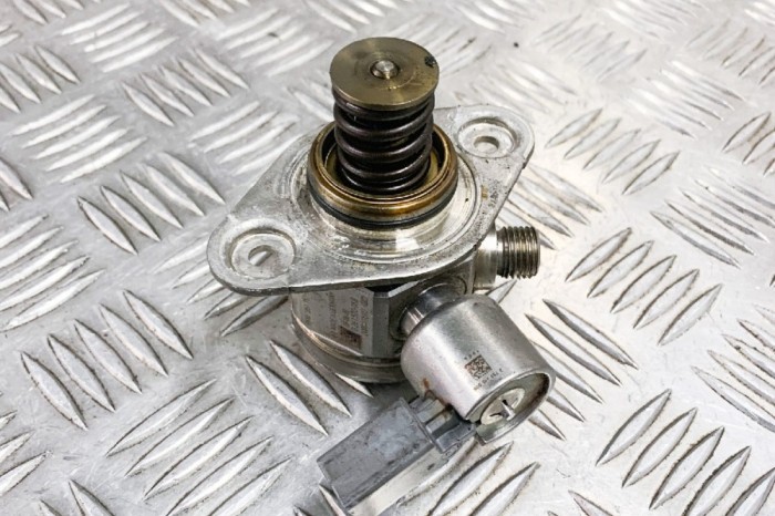 Pompa de combustibil BMW 5 F10 2011 OEM: Sedan | 11203978
