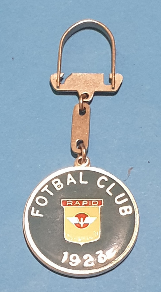 Breloc Fotbal Club RAPID Bucuresti - medalie frumoasa | arhiva Okazii.ro
