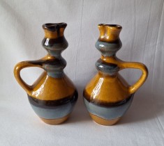 URCIOR - vas de lut 2 bucati (pereche), ceramica veche, lucrata manual, produs romanesc - piesa SUPERBA - arta decorativa